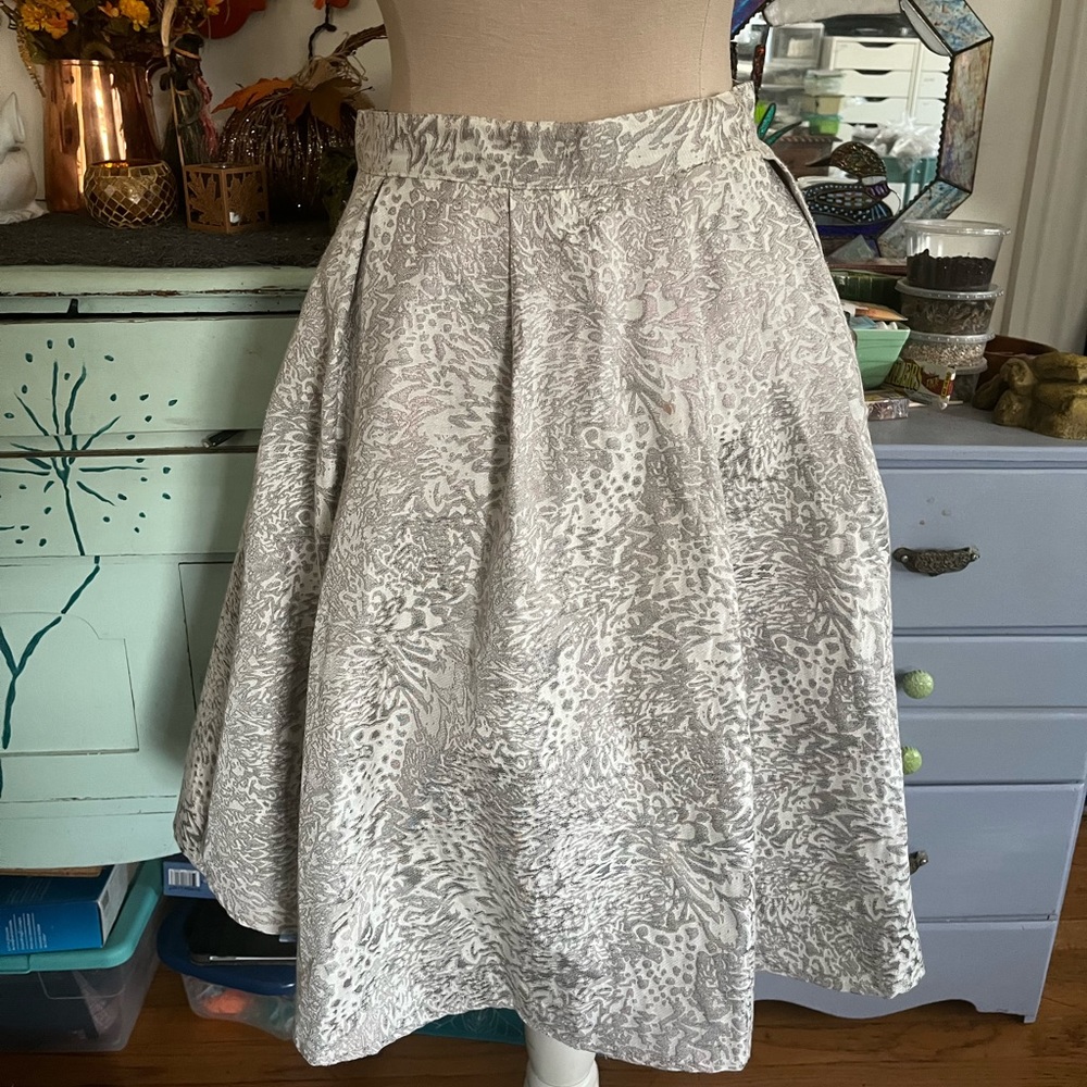 Lucy Paris Silver Brocade Skirt L Floral Dressy Party Fully Lined VGUC
